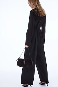 Une pièce pantalon en crêpe