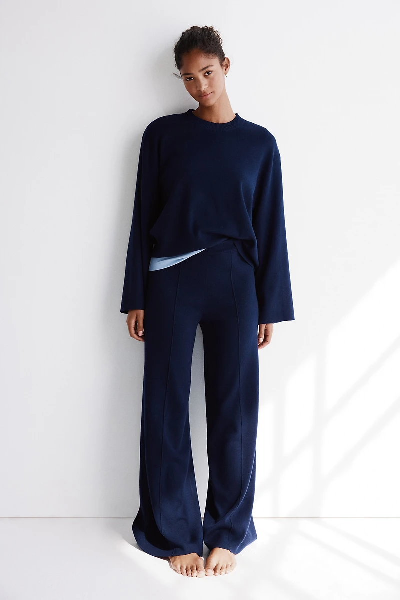Wide-Leg Fine-Knit Pants