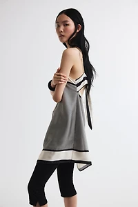 Robe trapèze à bretelles fines