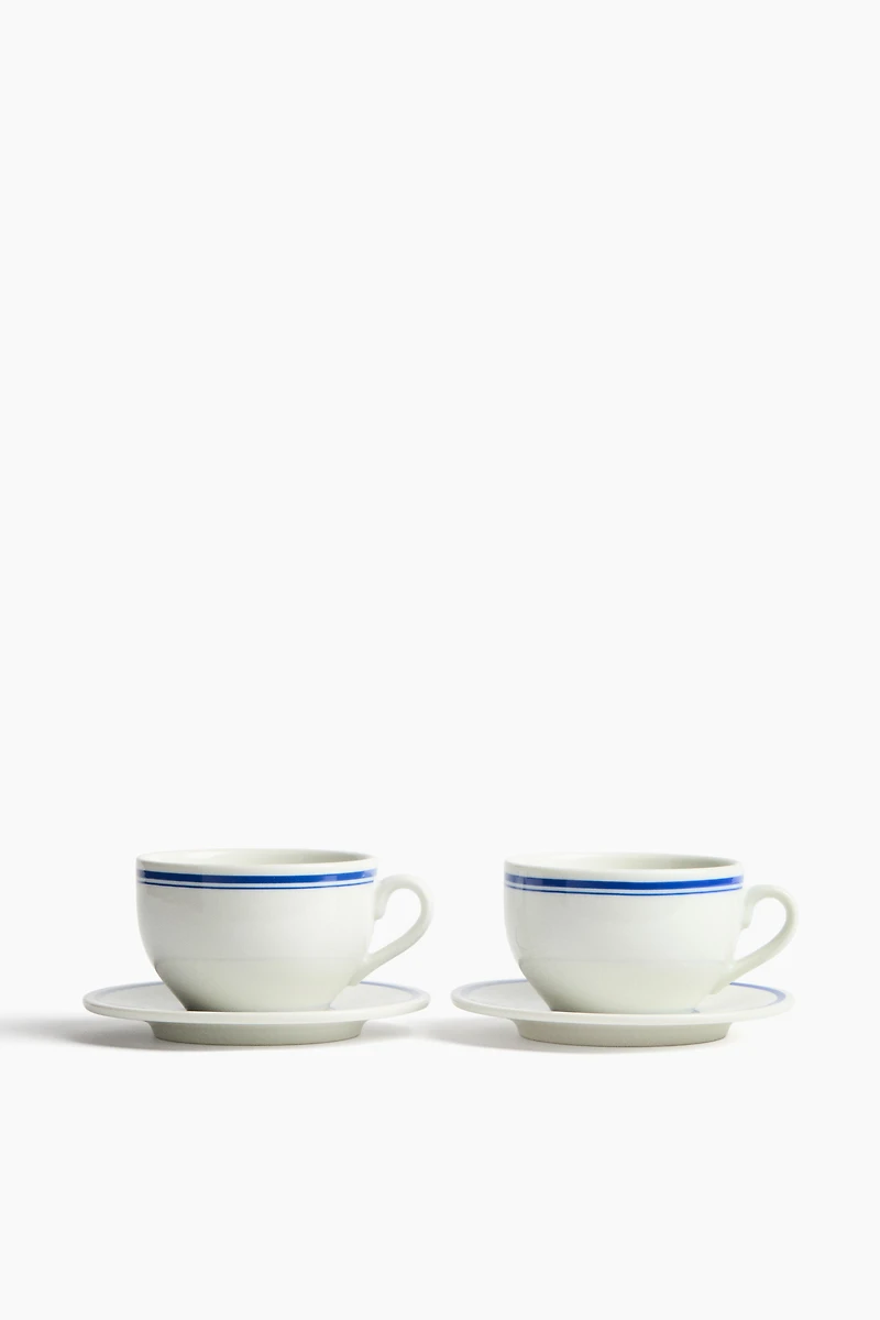Lot de 2 tasses avec soucoupes en porcelaine