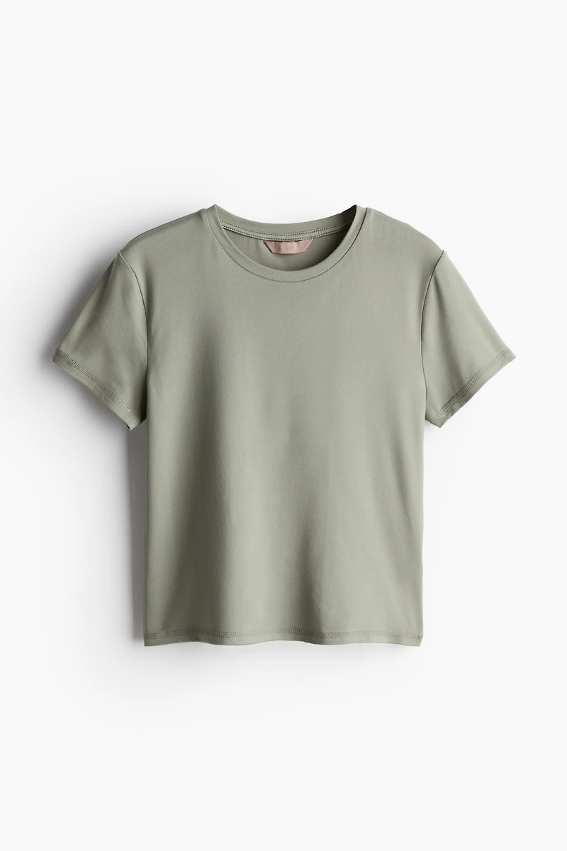 Short T-shirt