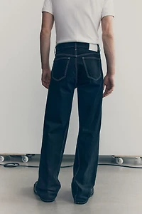 Loose-Fit Twisted Jeans