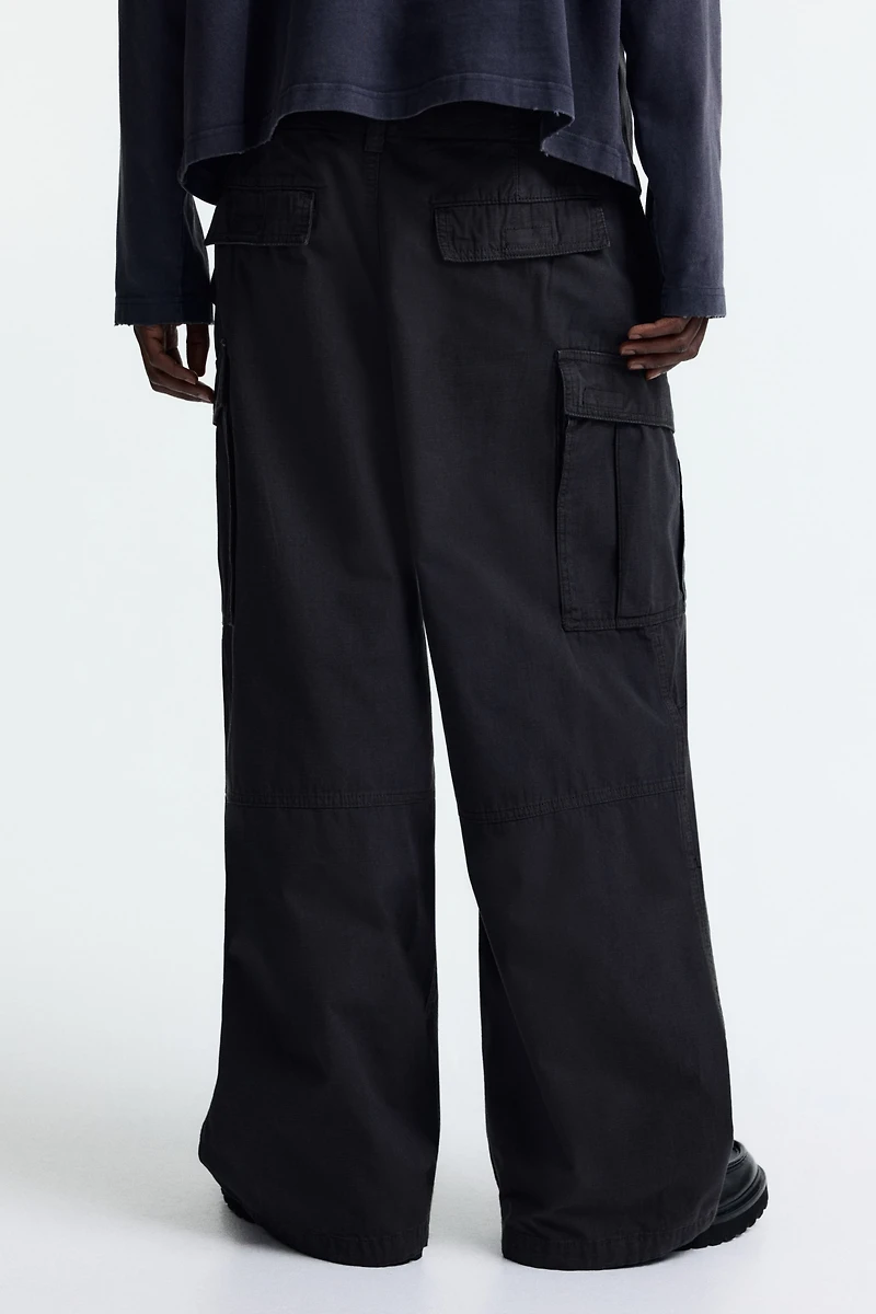 Loose-Fit Cargo Pants
