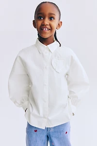 Chemise en popeline avec cœur appliqué