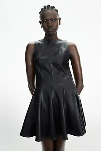 Robe en tissu enduit