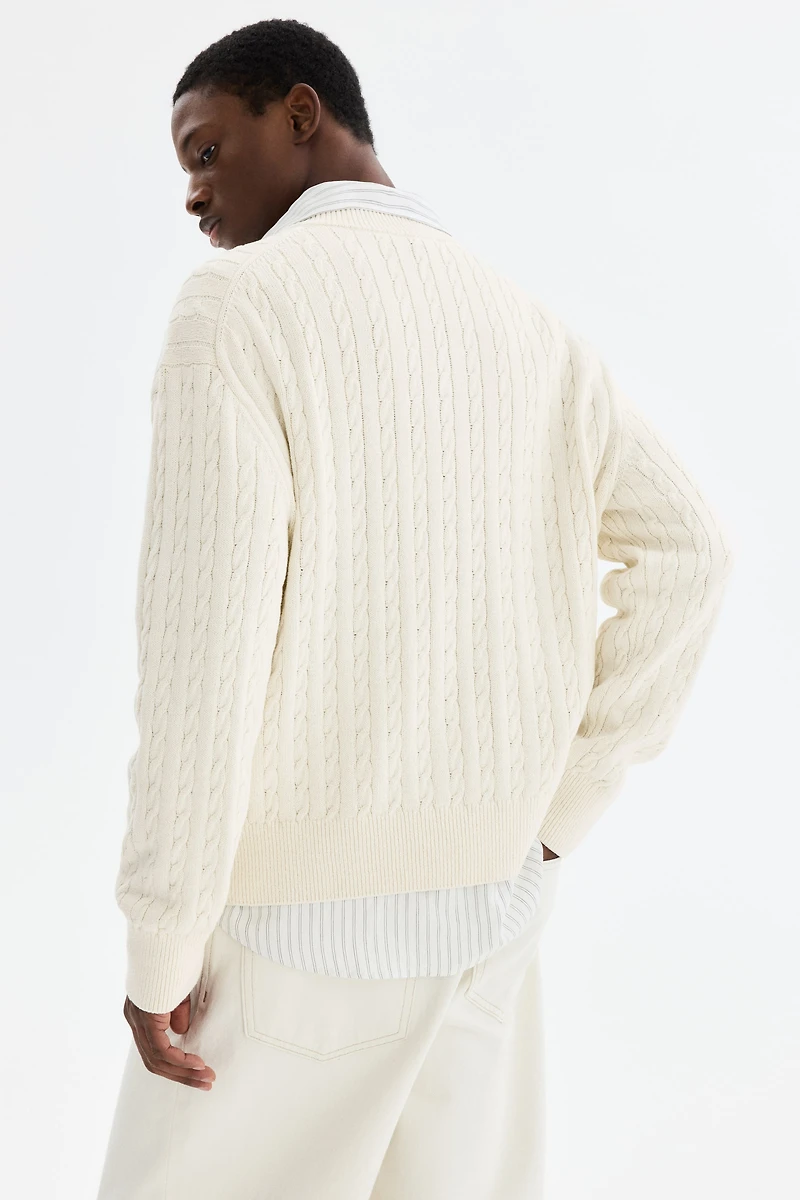 Chandail classique en tricot torsadé