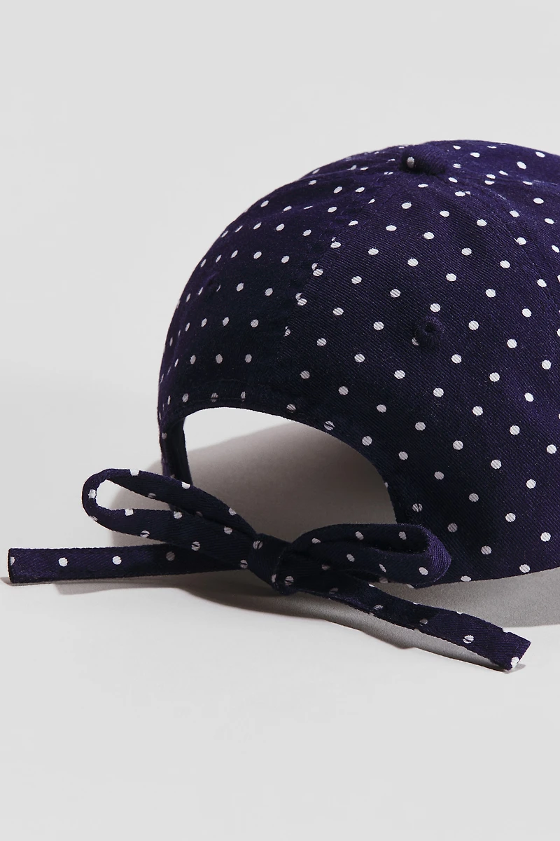 Casquette en sergé à nouer sur l'arrière