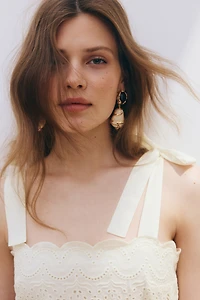 Robe en broderie anglaise avec bretelles à nouer