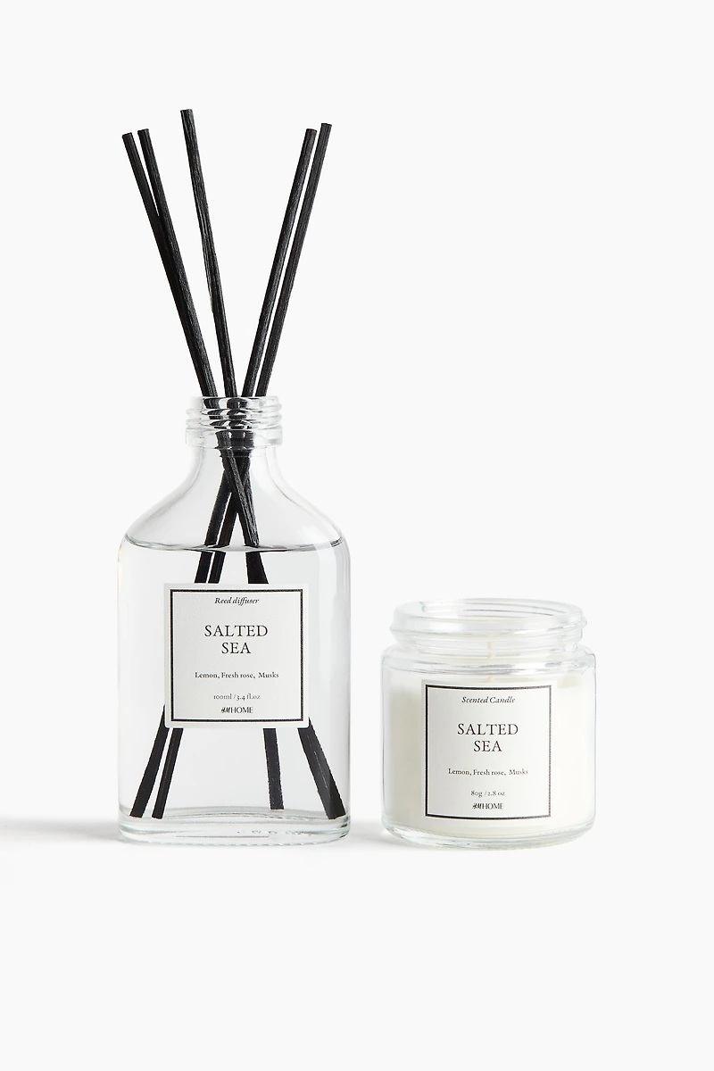 Bougie parfumée dans un pot en verre