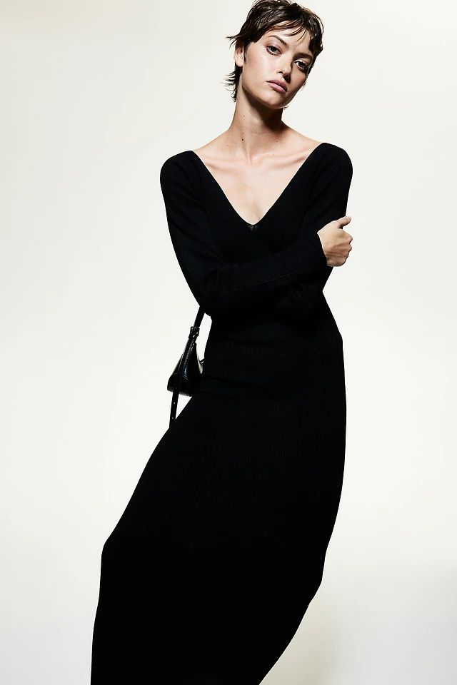 strapless open back dress Eslen Long Sleeves Wide Rib Knit Maxi Dress main image 1