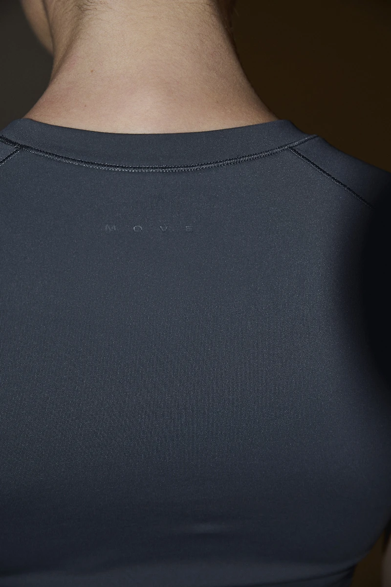 Seamless Slim-Fit Sports T-Shirt with DryMove™