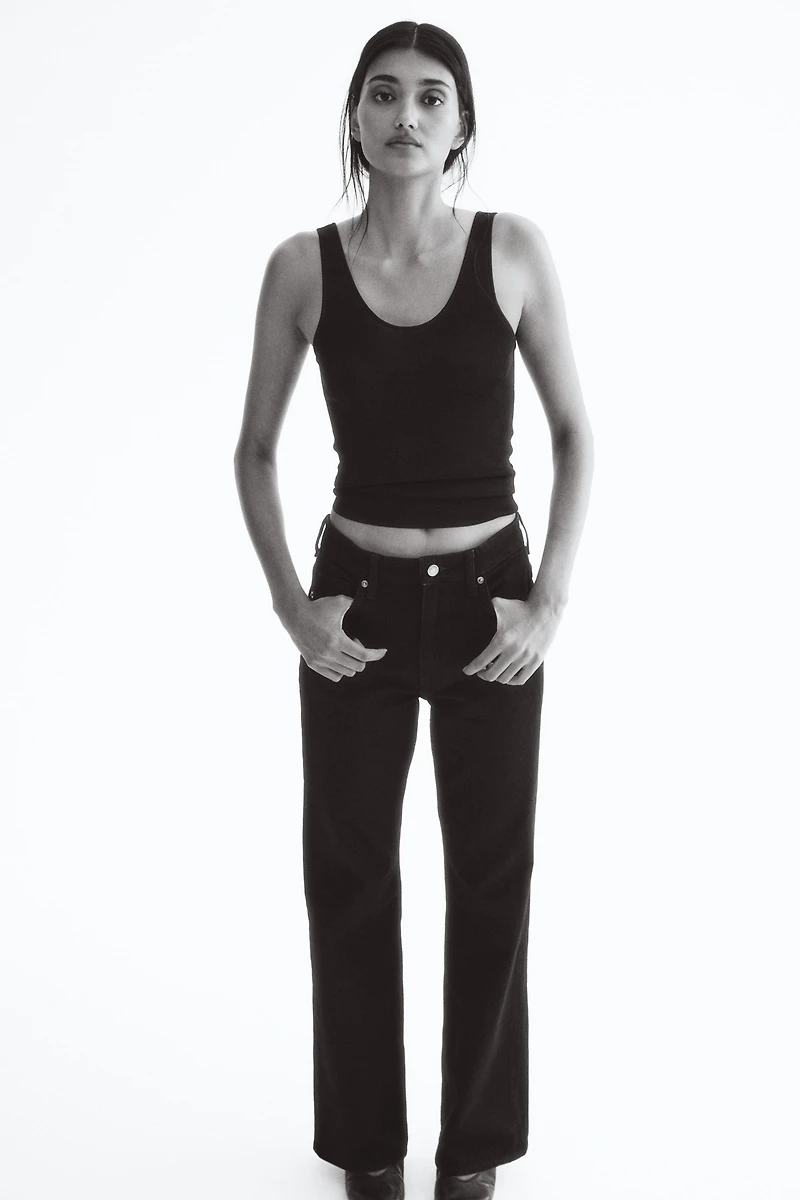 Jean taille haute jambes semi-évasées