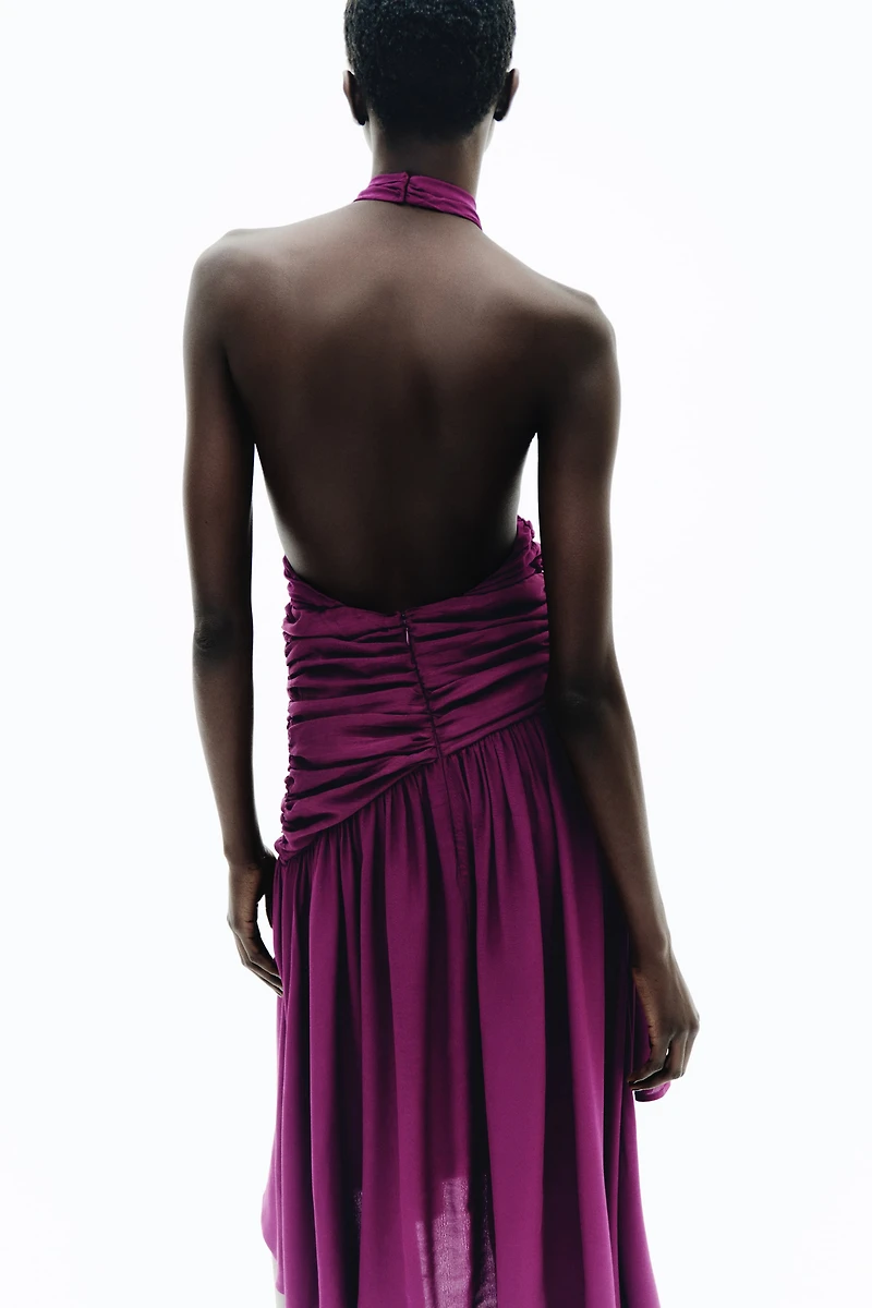 Robe asymétrique à dos nu