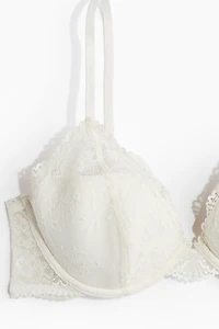 Soutien-gorge coussiné en dentelle avec armatures