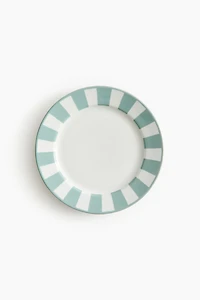 Assiette moyenne en porcelaine
