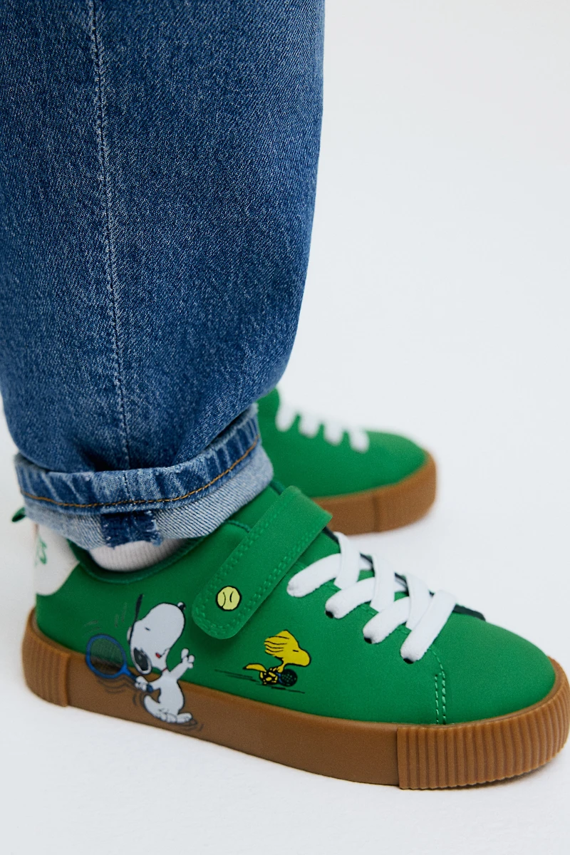 Sneakers