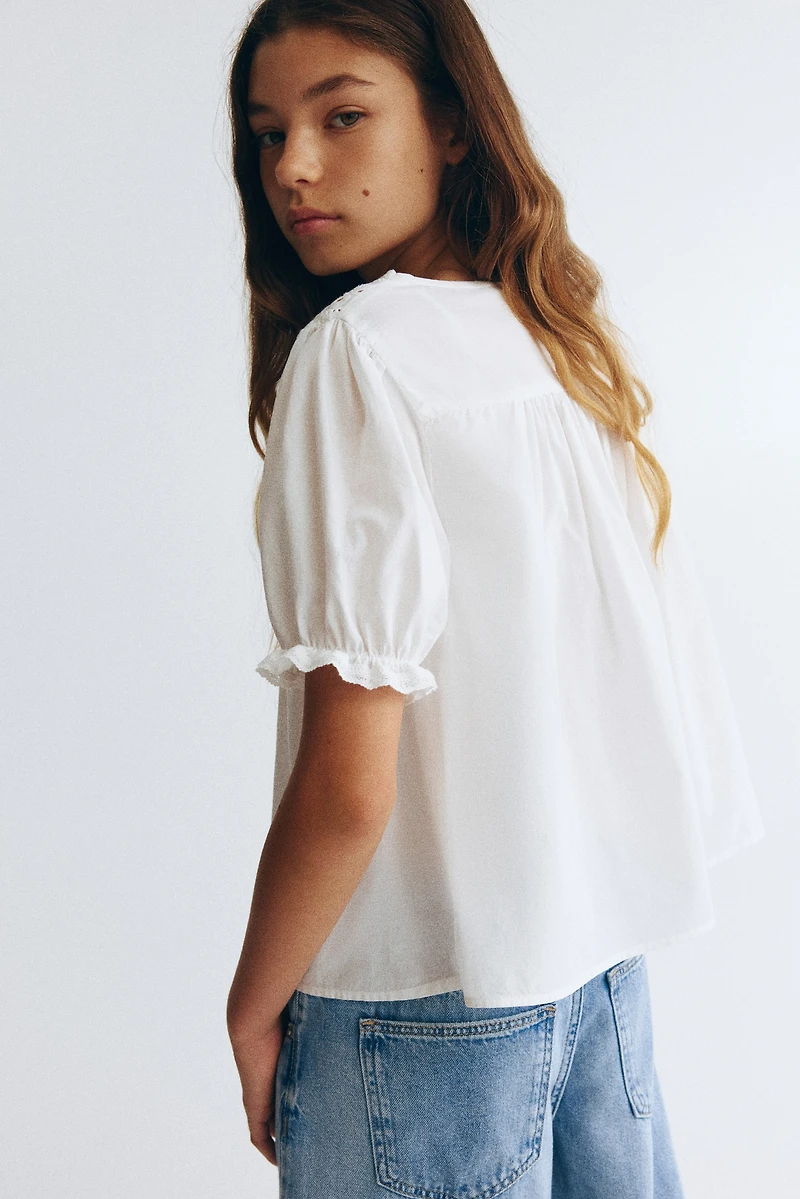 Blouse en coton avec manches bouffantes