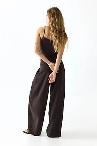 Pantalon à jambes ballon avec détails croisés