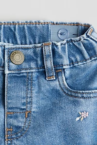 Jean avec détails brodés