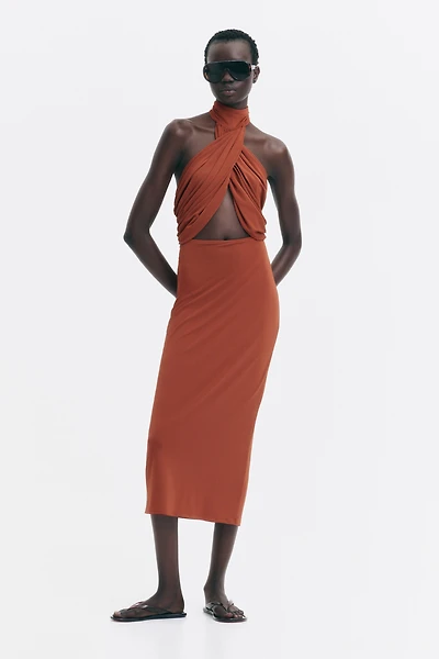 Robe découpée avec détail torsadé
