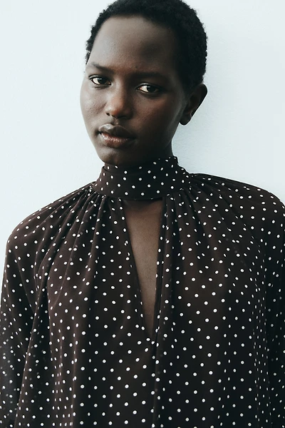 Blouse à col cravate