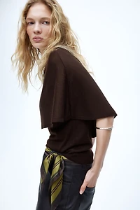 Haut cape en fin tricot