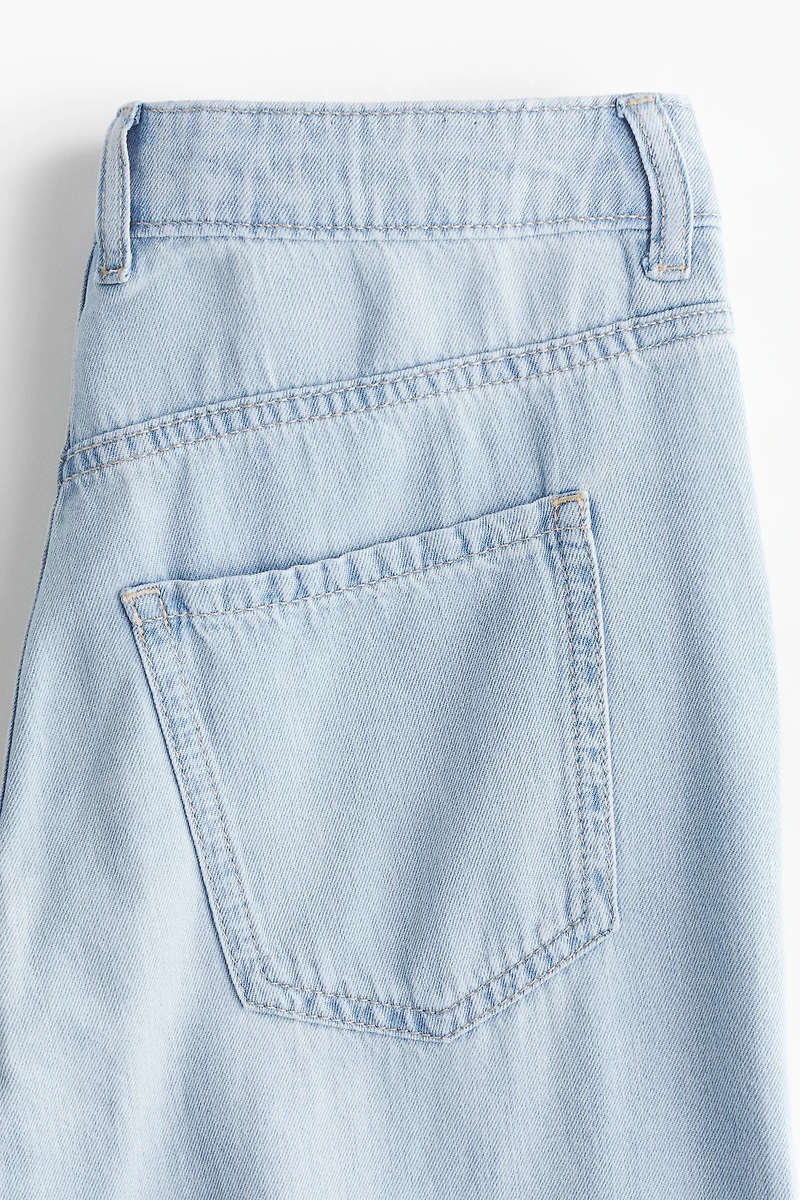 Wide-Leg Regular Waist Jeans