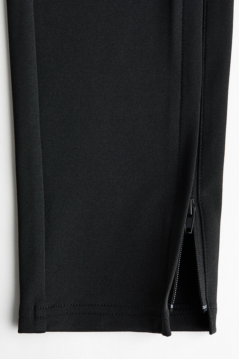 Regular-Fit Soccer Pants with DryMove™