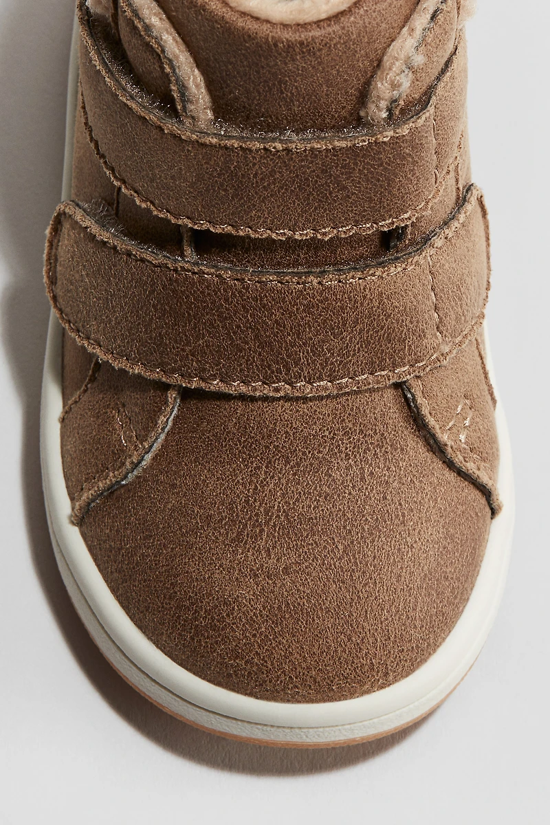 Chaussures de sport chaudement doublées