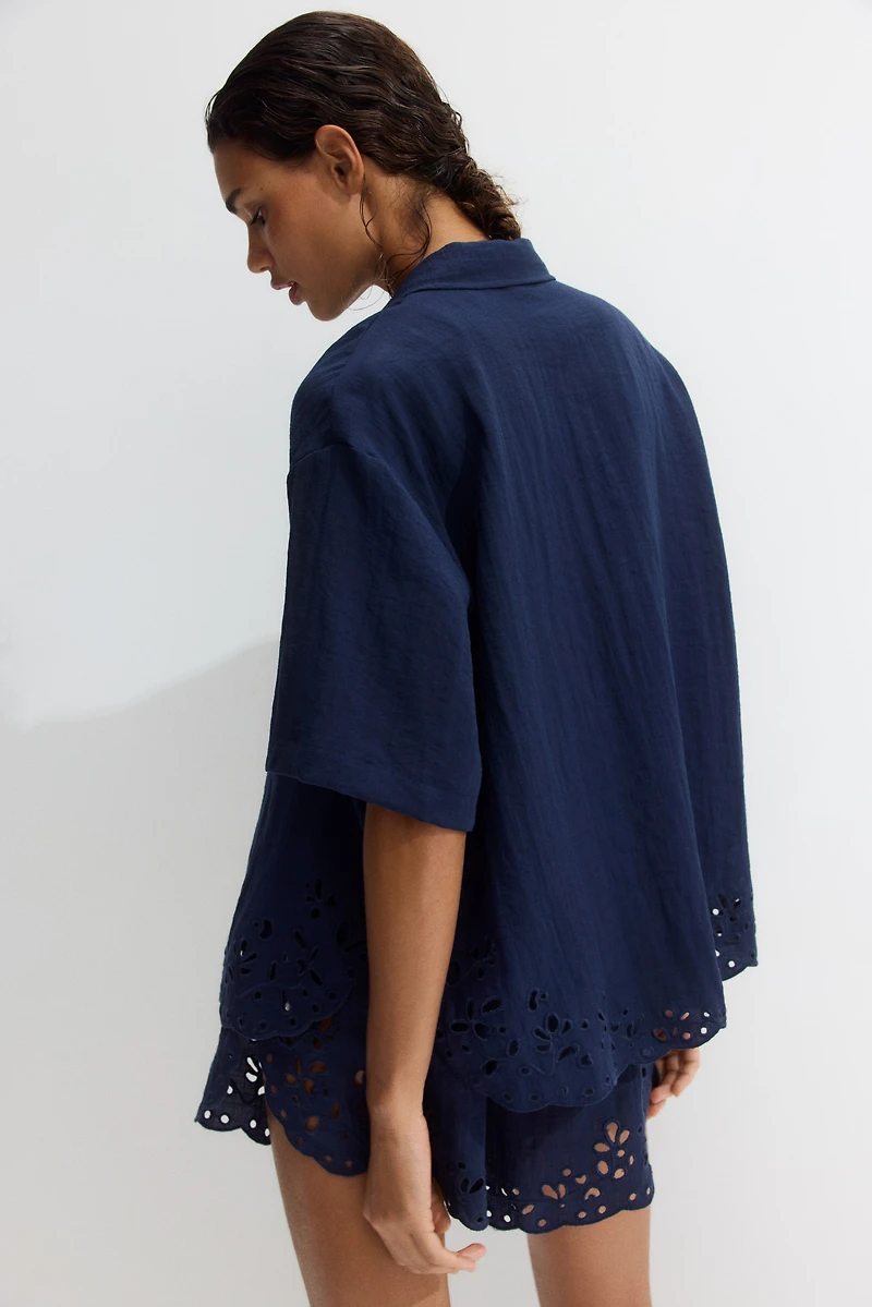 Chemise de plage avec broderie anglaise