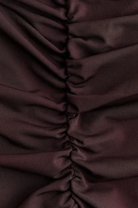 Robe froncée à bretelles fines