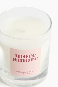 Bougie parfumée dans un pot en verre