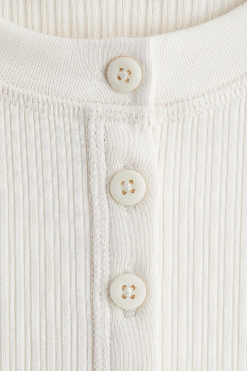 MAMA Ribbed Henley Top