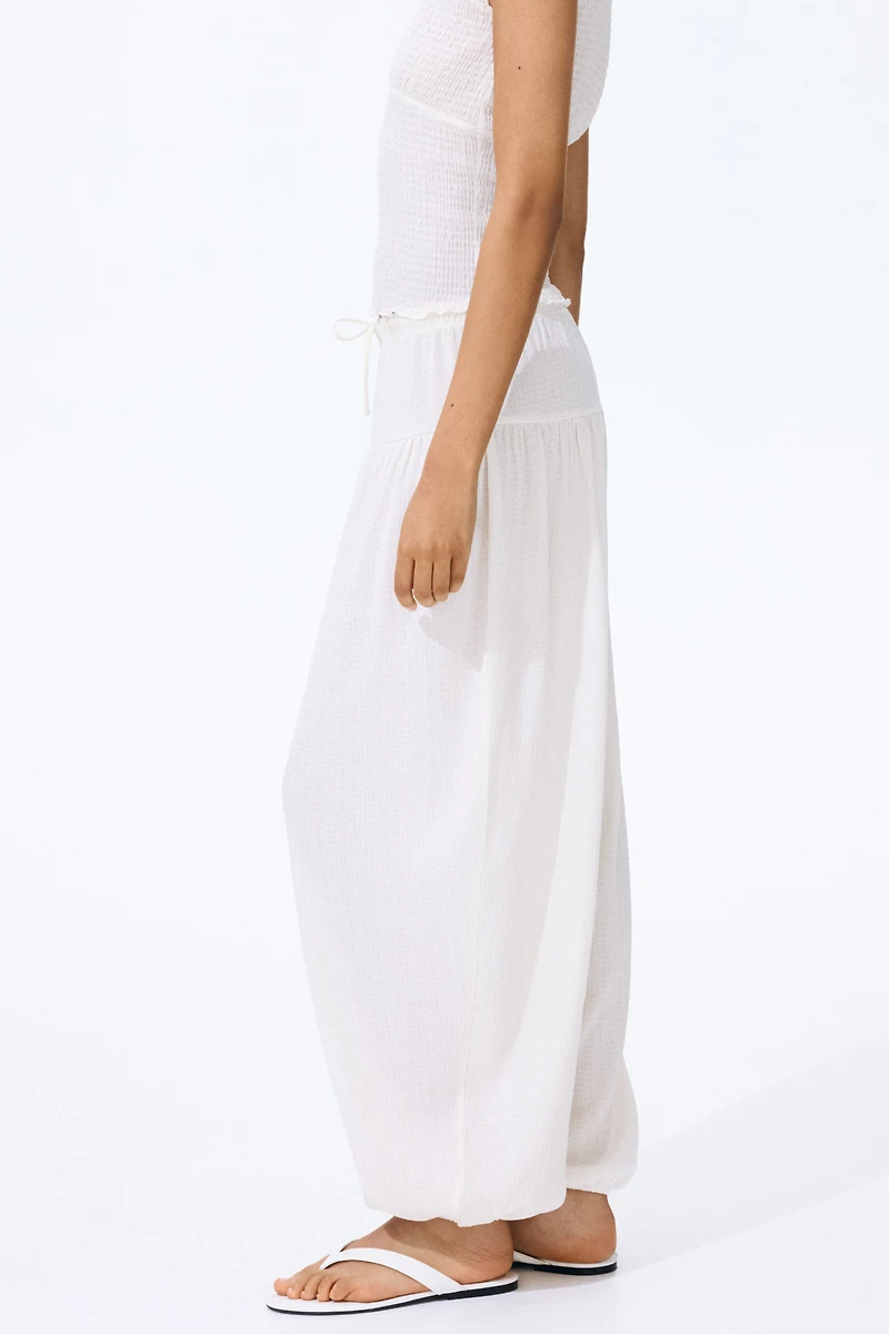 Crinkled balloon trousers