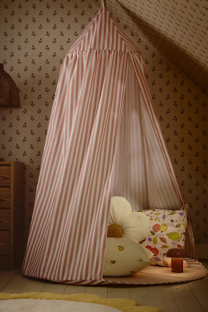 Tente de lecture rayée