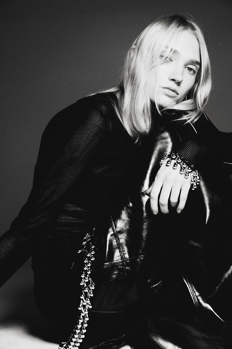 Top filet avec galons de perles fantaisie