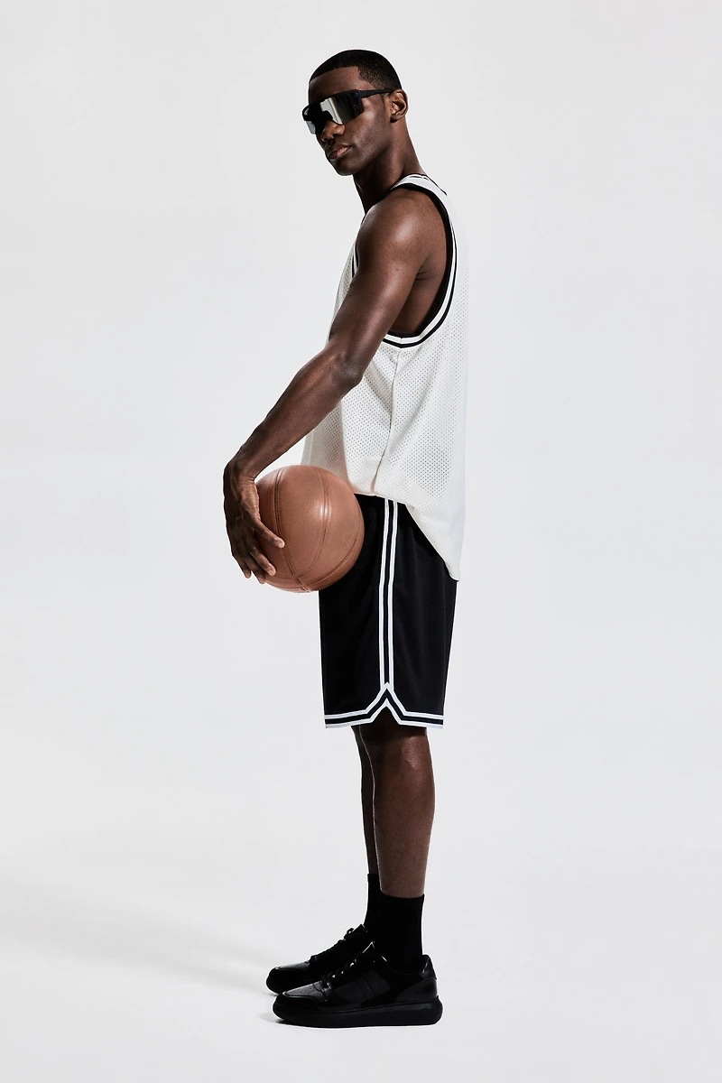 Loose-Fit Basketball Shorts with DryMove™