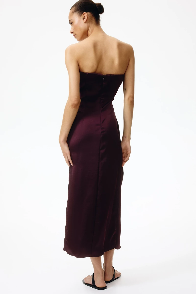 Robe bandeau en satin