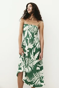 Robe smockée avec bretelles fines