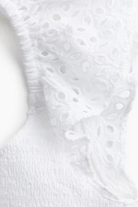 Haut court avec smocks