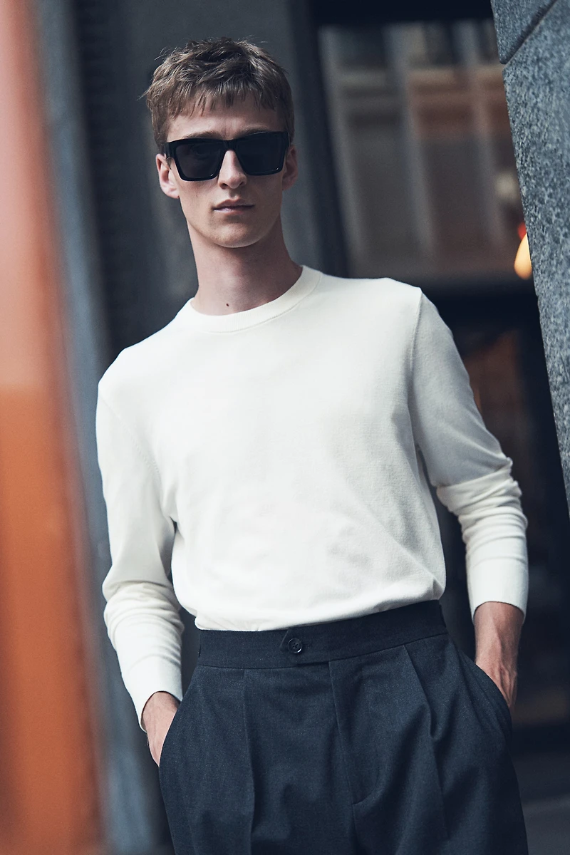 Slim Fit Fine-Knit Sweater