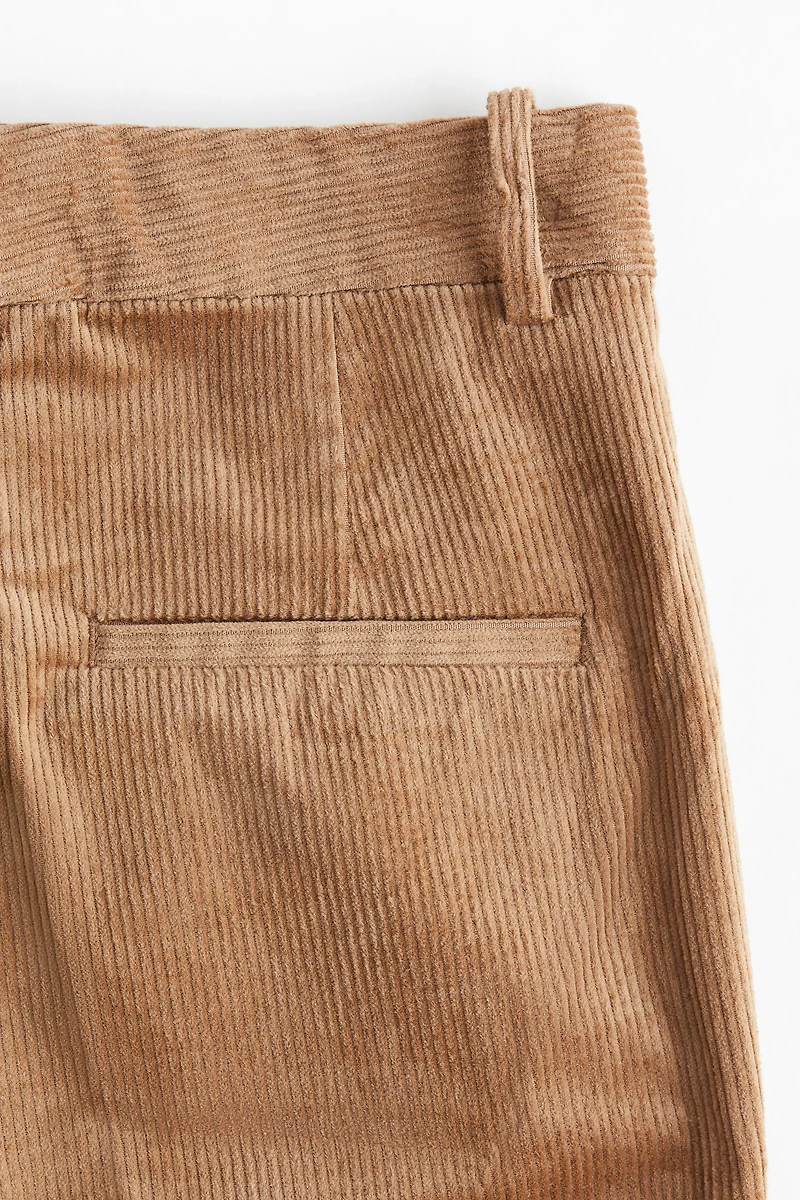 Pantalon à jambes semi-évasées en velours côtelé