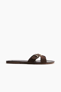 Crossover-strap sandals