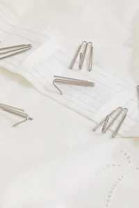 2-pack long broderie-anglaise curtain lengths