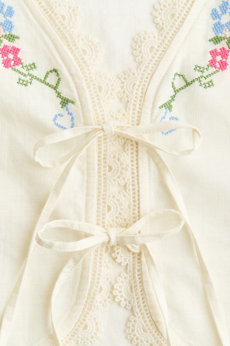 Cropped Embroidered Blouse