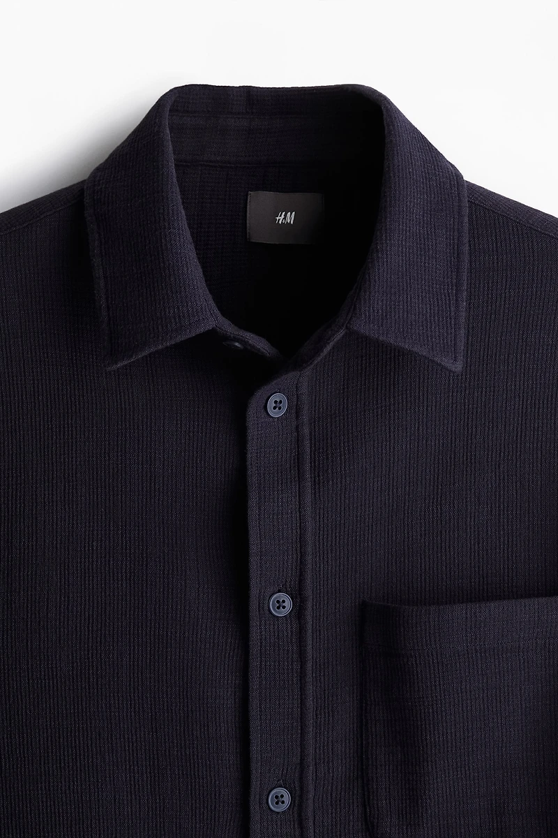 Chemise classique en tissu texturé