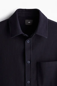 Chemise classique en tissu texturé
