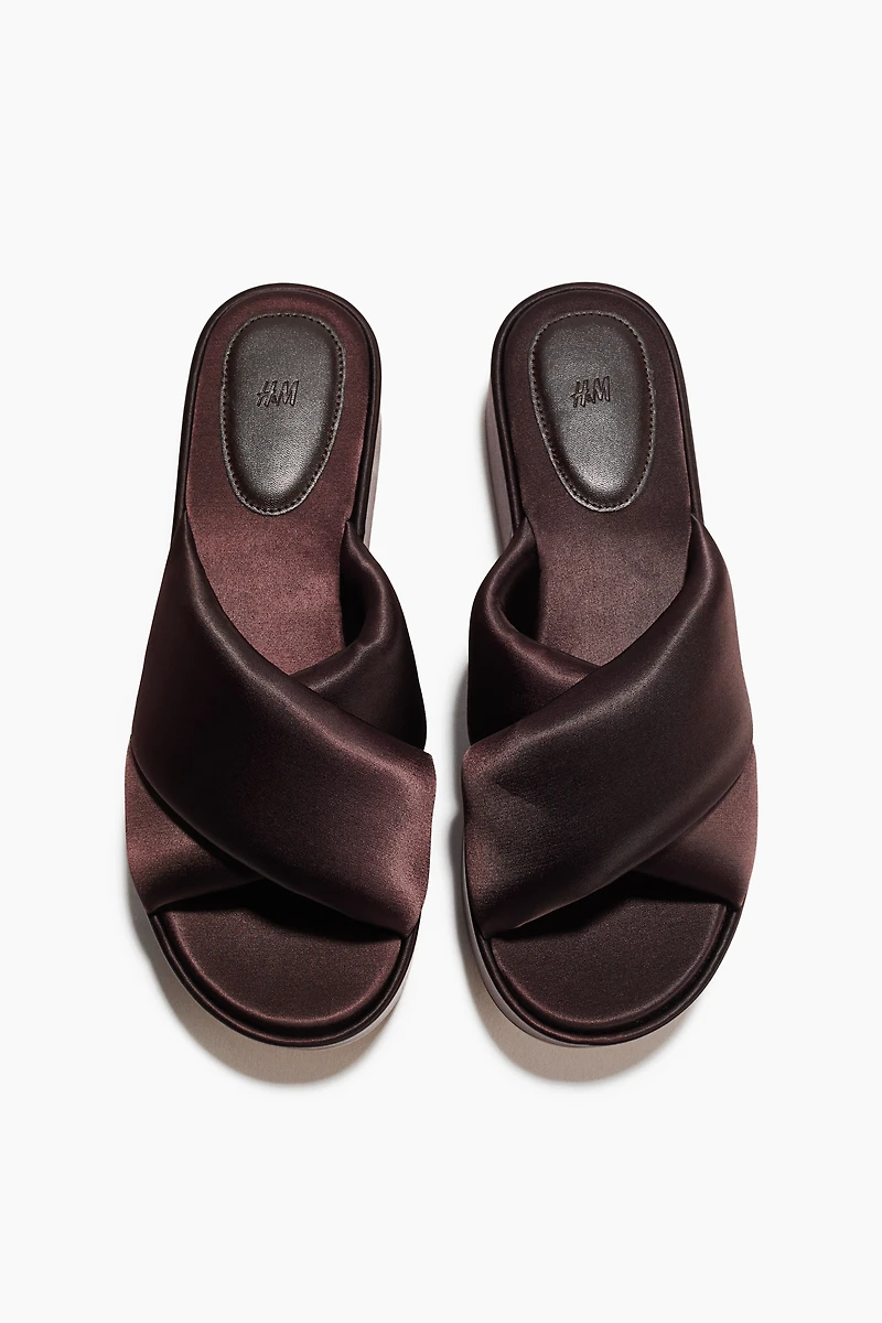 Chunky Flatform Sandals