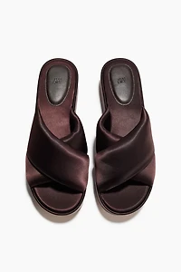 Chunky Flatform Sandals