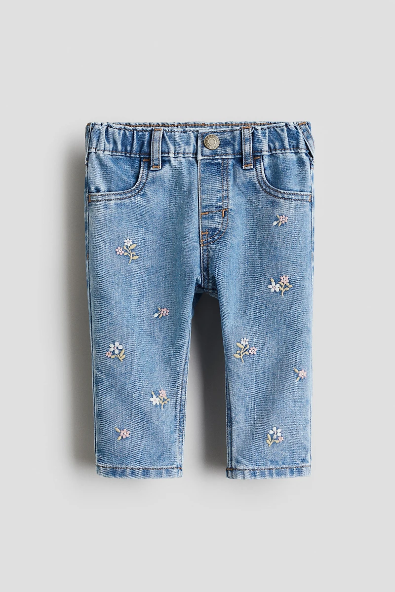 Jean avec détails brodés